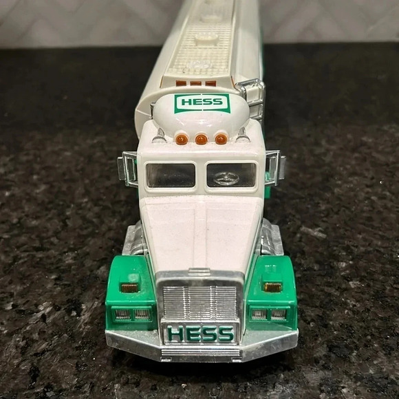 Hess 1990 Toy Tanker Truck Collectible green white - Picture 7 of 7